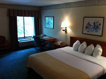 Holiday Lodge Hotel Oak Hill Exterior foto
